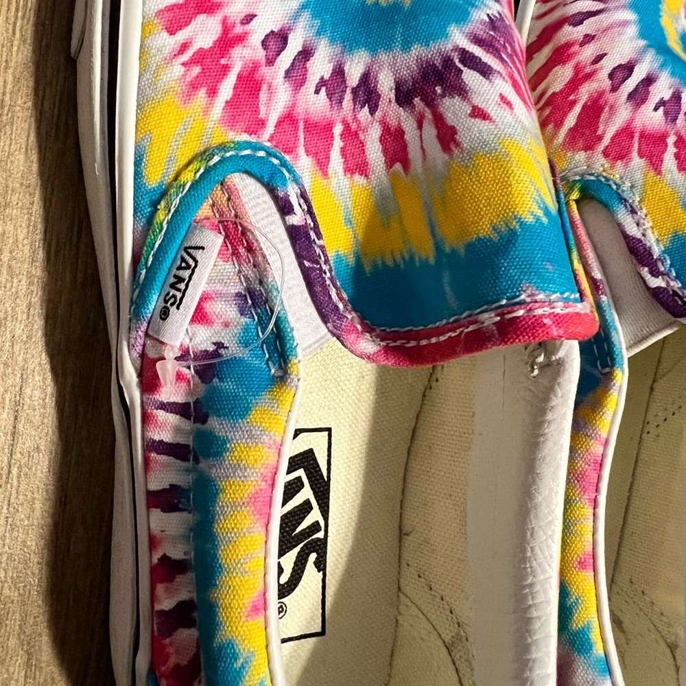 Vans - Picture 3 of 5